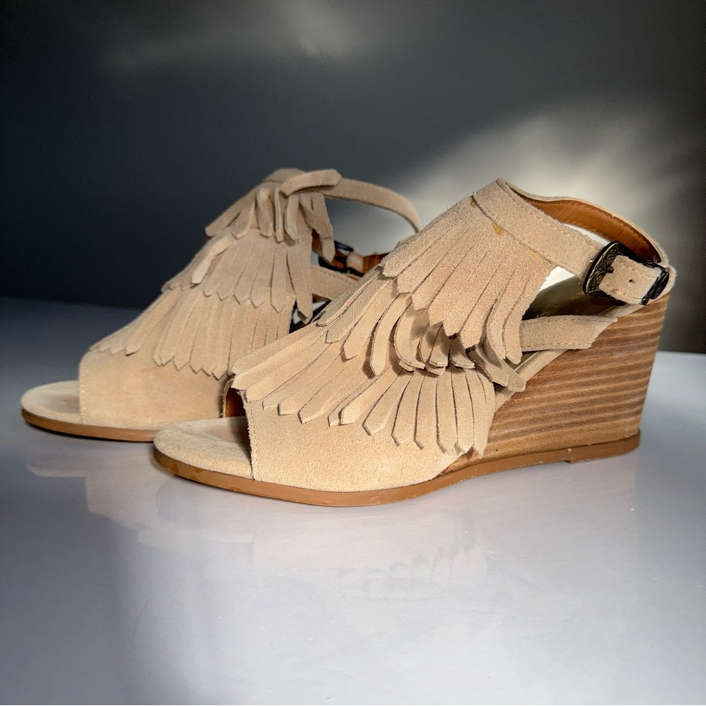 Very Volatile Suede Leather Fringe Wedge Heel Sandals Western Boho Tan Womens 9‎